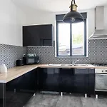 Maison De -