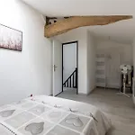 Maison De -