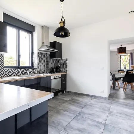 Maison De - *